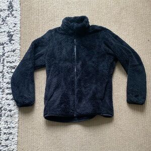 Uniqlo Fluffy Yarn Fleece Full-Zip Jacket, Black, size M.